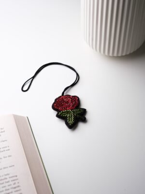 ميدالية مطرّزة - Hand-Embroidered Charm